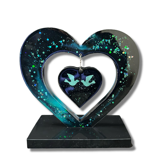 Kissing Birds Heart Stand